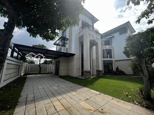 bán biệt thự đơn lập siêu rộng sân vườn dt 527m2 3 tầng khu verosa park q9 giá 65 tỷ