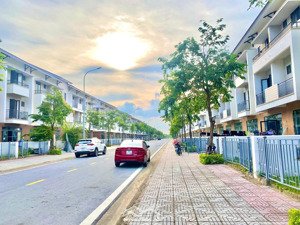 hiếm - còn duy nhất căn shophouse giá tốt nhất cách hồ tây 12km tại centa riverside