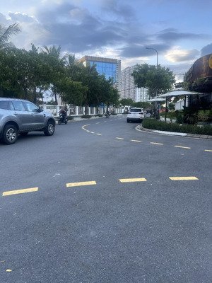 bán lô đất đẹp khu fpt city ngũ hành sơn, đà nẵng vị trí: đường 7,5m, lề 4m ngay tt fpt