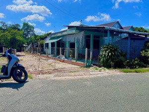 gần chợ, trường học, dân cư đông đúc. tiện ích đầy đủ. thích hợp đầu tư lâu dài