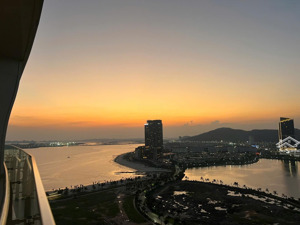  . bán căn hộ 1 ngủ, giá 2t620 rẻ nhất thị trường, mặt bãi tắm, tầng cao view biển