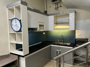 cần bán nhà 3 tầng đầy đủ nội thất tại trường chinh, dt 44m2, ngõ rộng. gần dh y hà nộ