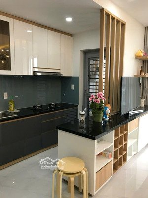 bán căn hộ 2pn, 2wc tại green valley, full nội thất giá siêu tốt 7,65 tỷ. lh: văn anh)