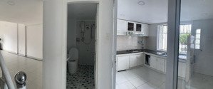 cho thuê căn hộ 2pn, 2wc sát q1 chỉ 10tr