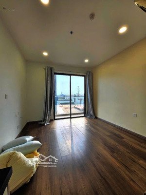 cho thuê căn 37m2 đầy đủ nội thất cơ bản giá 9,5 triệu/tháng .