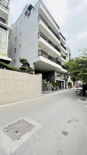 Trích Sài MT 10M 85 Tỷ 215M2 ÔTÔ Vào Nhà , 20M Ra Mặt Hồ Tây ,Dòng Tiền 120tr/th