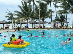 bán resort có bãi biển riêng, mặt đường, mặt biển