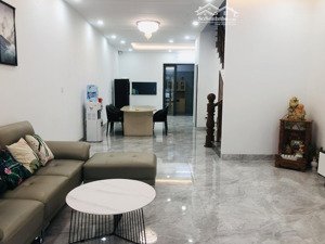 cho thuê nhà đối diện xéo hồ bơi gói 8 kđt mỹ gia , nha trang. giá 25 triệu/ tháng