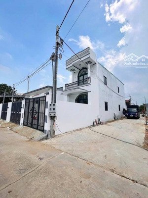 kèo thơm xuất hiện, nhà lầu 2 mặt tiền sổ riêng thổ cư 100% ngay kdl bửu long