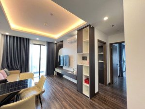 cho thuê căn 2 ngủ 2 vệ sinh full đồ hiện đại, vào ở ngay diện tích: 62m.9triệu/tháng bao phí