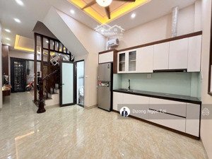 bán nhanh nhà phố khương đình, 11,75 tỷ, 42 m2, 5pn, 5wc, 5 tầng đẹp,chính chủ bán,miễn qua môi gới