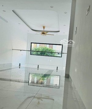 đầu tư lãi ngay - nhà đẹp phúc lợi- long biên 35m 5tầng giá hơn 6tỷ - ô tô vào nhà- kinh doanh nhỏ