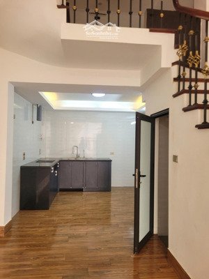 nhà 4 tầng 1 tum thiết kế cực đẹp mặt trục kinh doanh yên nghĩa cho các nhà đầu tư đây ạ