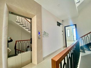 cho thuê nhà ở kinh doanh 6 phòng ngủ có thang máy khu đô thị vcn phước long giá 27 triệu/tháng