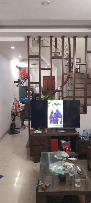 chính chủ bán nhà 5 tầng, văn phú hà đông, 35 m2, 8 tỷ. ngõ thông kinh doanh buôn bán nhỏ.
