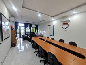 bán nhà 4 tầng mặt tiền chính hữu gần phạm văn đồng, khu phố khu lịch biển sầm uất