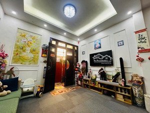 chưa đến 8tỷ nhà đẹp ở ngay ở phố minh khai - hai bà trưng - kim ngưu - hàng xóm timecity - ssgd