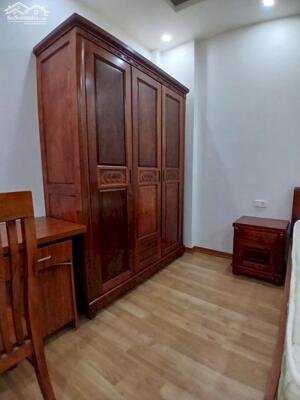 Có 2 loại phòng, phòng có ban công và không có ban công