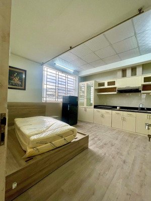 căn hộ 1 phòng ngủ siêu rộng 30m2 giá sinh viên gần đường lớn phạm văn đồng