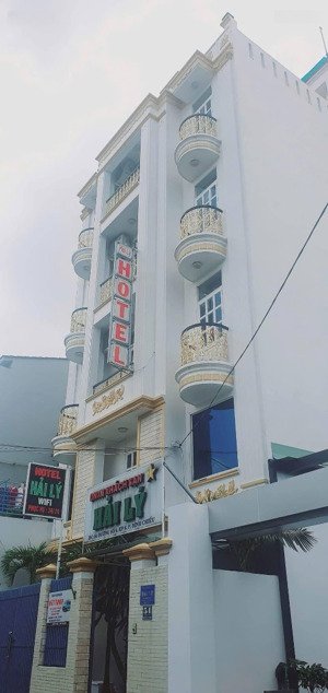 bán nhà mặt tiền đường hiện kinh doanh khách sạn với 25 phòng thu nhập cao đường số 6 ph bình chiểu