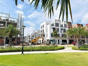 shophouse 1 trệt 3 lầu (6x15) mt 5 kcn - đông đúc nhất tpm bình dương - hoàn thiện nội thất 7.9 tỷ