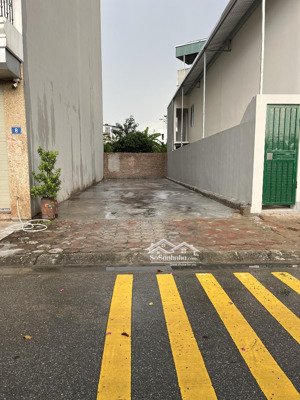 bán đất kẻ tạnh ,long biên: 36m, 4,7 tỷ: ô tô đỗ cổng,, gần chợ, trường học, hiếm nhà bán