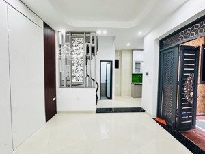 nhà mới - full nội thất- đối diện đại học công nghiệp - sát ga tàu điện trên cao