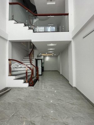 nhà an khánh 35m 5 tầng giá 5 tỷ tròn ngõ nông gần sát đại lộ giá đẹp nhất khu vực