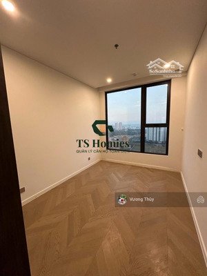 chính chủ gửi bán 2pn lumiere riverside, có sổ, tầng đẹp, giá 10 tỷ 350, lh xem nhà