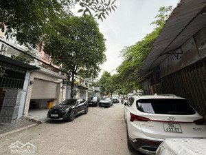 bán nhà trung hoà : 90m2 5 tầng - mặt tiền 4.5m - mặt ngõ 8m 3 oto tránh