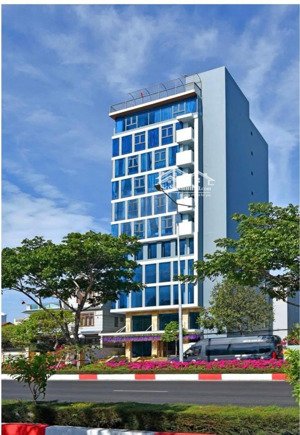 gia đình tôi bán tòa nhà 12 tầng mặt tiền đường 3/2, p8, vũng tàu.cách tháp tam thắng 300m.