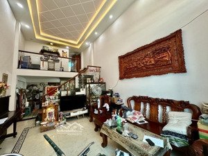 hiếm quá nhỉnh 80triệu/m2-sát mặt tiền-2tầng-4.2*16-pham văn bạch-p15-tân bình