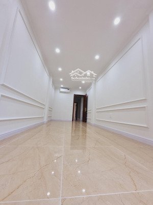 nhà mặt phố tại cầu giấy, 30 tỷ, 40m2, chính chủ, pháp lý đầy đủ