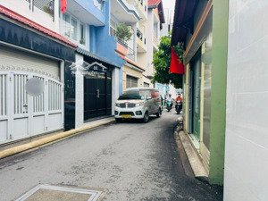 nhà đẹp,p3, tân bình gần chợ phạm văn hai-xe hơi ngủ nhà-3tầng-(4x11m)-nhỉnh 6tỷ.