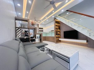 lô nhì mặt tiền kế hoàng quốc việt - 110m2 - ngang 4,6m - 6 phòng - sổ riêng cnđ - chỉ 7.x tl