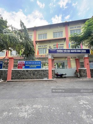 tôi cần bán nhà phú nhuận sát mặt tiền nguyễn văn trỗi -nở hậu tài lộc. liền kề q3,10, tân bình