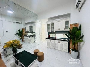 bán căn hộ 2 ngủ 2 thoáng full nội thất lô góc mặt phố võ chí công gần hồ tây chỉ hơn 3 tỷ