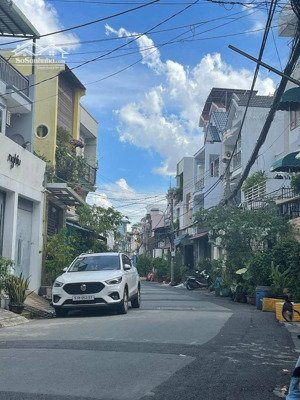 bán nhà riêng , 70m2. phú thuận gần nguyễn thị thập, q7, hcm, giá 8,3 tỷ cho thuê 60 triệu / tháng