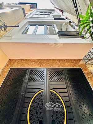 nhà đẹp full nội thất 36m2 5 tầng sân để xe riêng gần hồ tây, đi lại thuận tiện