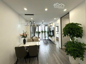 em có căn hộ tầng 27 căn 2pn2wc giá 2,35 tỷ