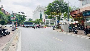 có 1-0-2! tập thể xã đàn nam đồng hồ đắc di, đống đa lô góc sổ to 47m/70m 2 ngủ nhà đẹp