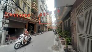 Bán Nhà Phố Lạc Long Quân Tây Hồ 289m2-8T MT15m P/Lô Ô Tô 135 Tỷ Có Thương Lượng.