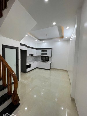 bán nhà mới đẹp ngay gần trường c3 đông mỹ, ô tô đỗ cửa, 45m2 x 4 tầng