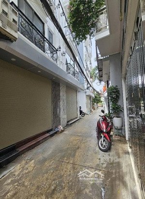 hiếm! rẻ nhất long biên - hàng xóm vinhomes riverside - ngõ thông - 30m2 giá chỉ 5.45 tỷ