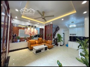 nhà đẹp phố hoa lâm, ngay tttm bigc, gần bv đức giang, full nội thất đẹp