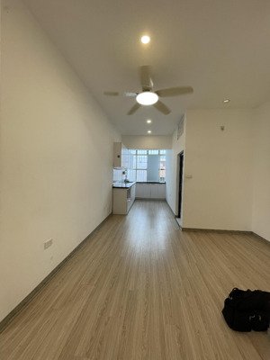 căn tập thể 100m2 - mặt phố nguyên hồng- huỳnh thúc kháng- nguyễn chí thanh-lô góc 3 thoáng- ở ngay