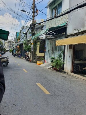 giảm 900tr bán nhà 3 tầng siêu to (5x16), p.2, giá cực hiếm khu quanh sân bay, giáp quận trung tâm