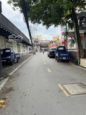 bán nhà (4x21m) mặt tiền hẻm xe hơi đường nguyễn thị thập, bình thuận, q7
vị trí đẹp kdmb sầm uất