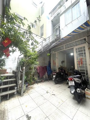 bán nhà riêng tại hẻm gò dầu, 6,8 tỷ, 106m2, đẹp, nhiều tiện ích gần chợ tân hương..