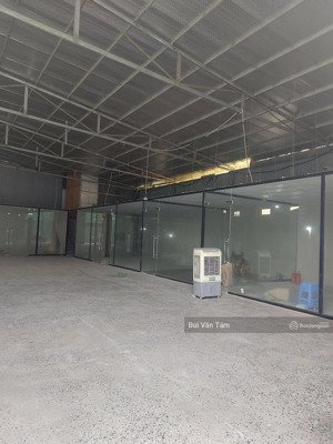 cho thuê kho ngũ hiệp thanh trì dt:300m2 xe công đỗ cửa